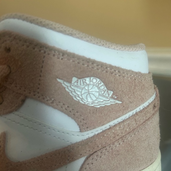 Nike Air Jordans soze 5.5Y - Picture 4 of 7